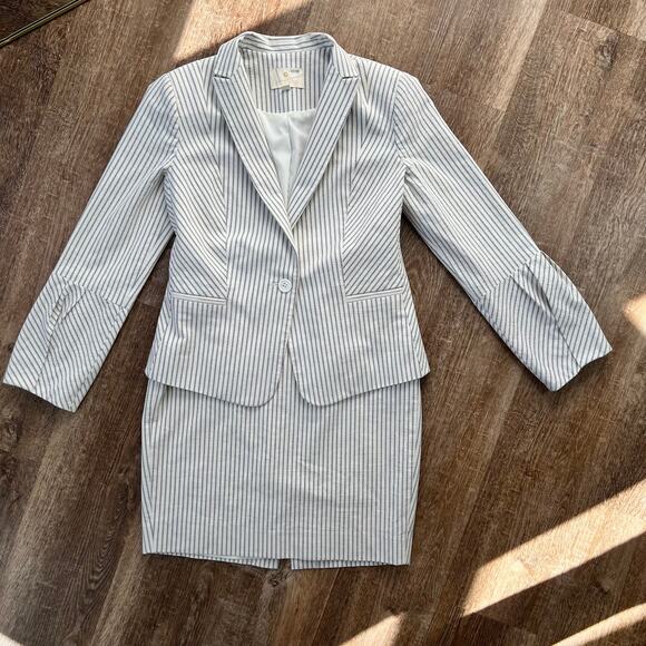 Etcetera Gold Label Blue Striped 2 Piece Skirt and Jacket Blazer Suit Set - Picture 2 of 11